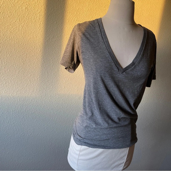 Trouve cotton grey soft  v neck t shirt women’s sz xs - Picture 5 of 5